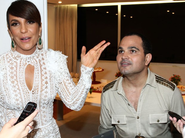 Ivete Sangalo e Luciano na gravação do show da Virada 2013 em São Paulo (Foto: Cláudio Augusto/ Foto Rio News) Ivete Sangalo e Luciano na gravação do show da Virada 2013 em São Paulo (Foto: Cláudio Augusto/ Foto Rio News)