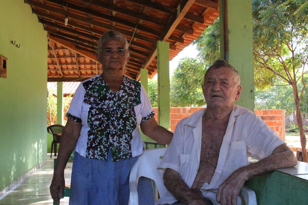 Conrado Viera, de 89, conta que perdeu muitos amigos após o rompimento de Algodões, em Cocal (Foto: Pedro Santiago/G1)