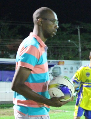 Robson Lino - técnico do Rolim de Moura (Foto: Emanuele Madeira/GloboEsporte.com)