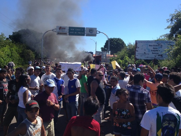 População também pede mais conforto no transporte intermunicipal (Foto: Gil Oliveira/G1)