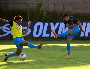 Willian Cruzeiro treino (Foto: Washington Alves / Light Press )
