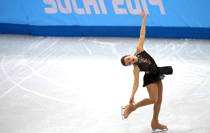 Isadora Williams prova de patinação artística Sochi (Foto: AFP)