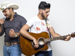 Zé Henrique e Nathan estão juntos há seis meses e já agitam o interior (Foto: Paulo Roberto/Arquivo Pessoal) Zé Henrique e Nathan estão juntos há seis meses e já agitam o interior (Foto: Paulo Roberto/Arquivo Pessoal)
