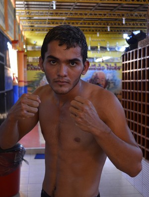 Em Santana, MMA reúne mais de 40 atletas em 20 lutas no Amapá (Foto: Jonhwene Silva, do GE-AP)