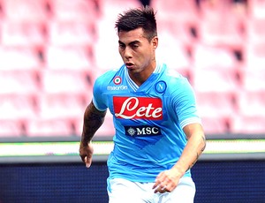 Eduardo Vargas na partida do Napoli (Foto: Getty Images)