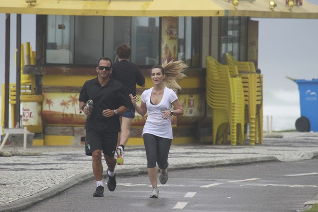 Cleo Pires correndo (Foto: Dilson Silva/ Ag. News)