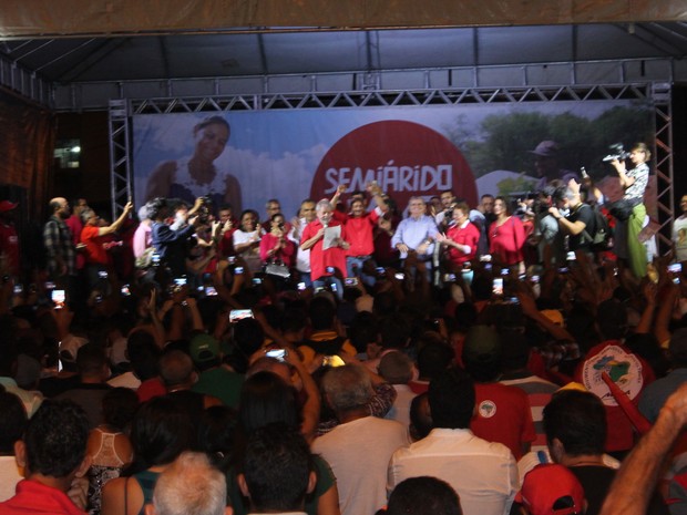 Lula participa de evento da Frente Brasil Popular em petrolina, PE (Foto: Juliane Peixinho / G1)
