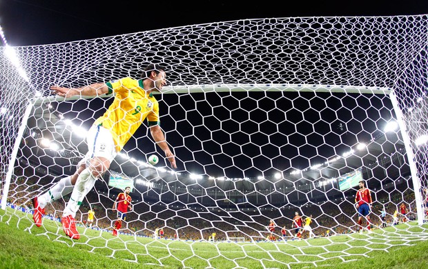 Fred gol Brasil final Espanha  (Foto: Ivo Gonzalez / Agencia O Globo)