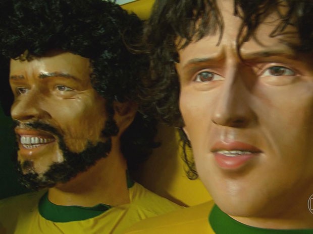 Sócrates, Zico, Neymar e Pelé estão entre os escalados para a seleção de gigantes (Foto: Reprodução/TV Globo) Sócrates, Zico, Neymar e Pelé estão entre os escalados para a seleção de gigantes (Foto: Reprodução/TV Globo)