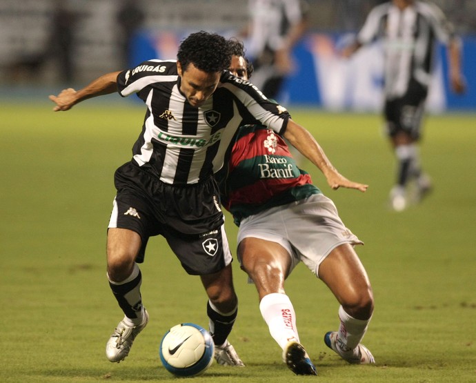 Tulio Botafogo x Portuguesa 23/04/2008 (Foto: Cezar Loureiro /Agência O Globo)