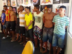 Nove homens foram apresentados neste domingo pela SSP-MA (Foto: Alex Barbosa/TV Mirante)