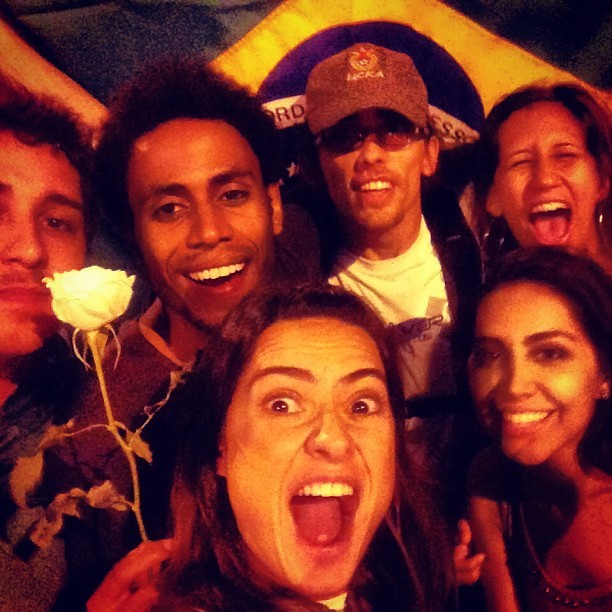 Thaila Ayala e amigos em manifestação (Foto: Instagram / Reprodução)