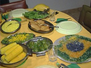 Torcedor de Campinas se alimenta de cardápio verde e amarelo após promessa na Copa de 1994 (Foto: Arquivo / EPTV)