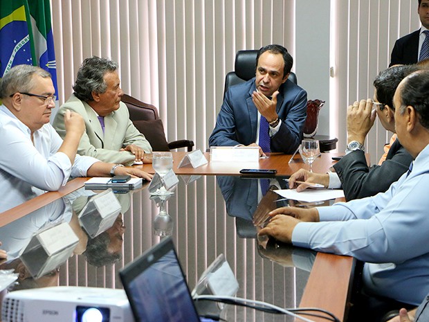 Superintende regional da CBTU se reuniu com o governador em exercício nesta segunda-feira (29) (Foto: Rayane Mainara)