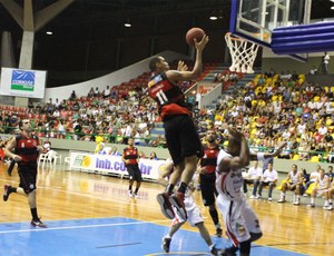 NBB -  Mogi x Flamengo (Foto:  Guilherme Peixinho/Divulgação)