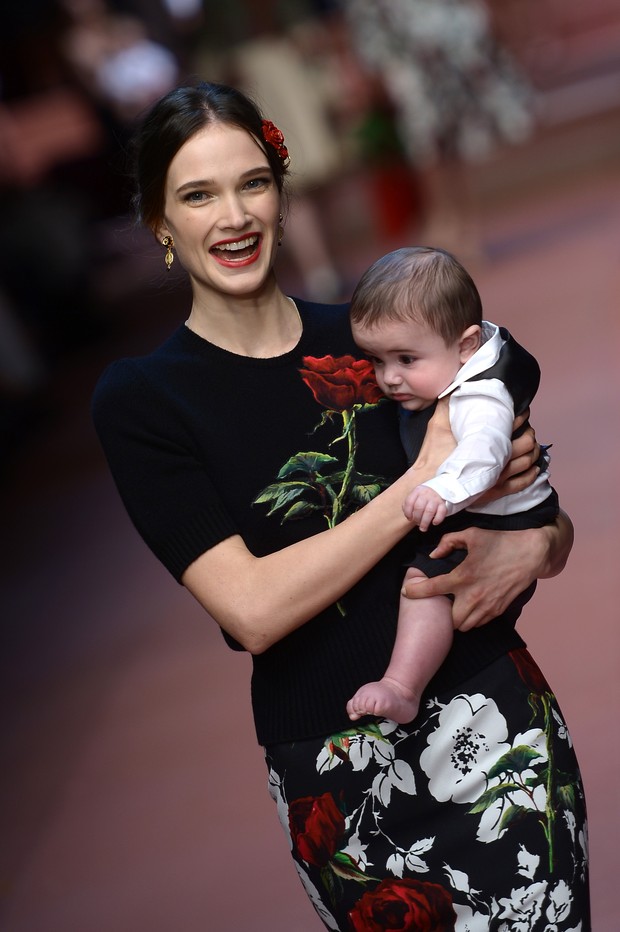 Desfile Dolce e Gabbana, em Milão (Foto: AFP)