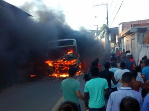 Onibus INcendiado bahia (Foto: Acervo Pessoal)