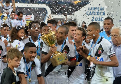 Vasco levanta a taça do Campeonato Carioca (Foto: André Durão)
