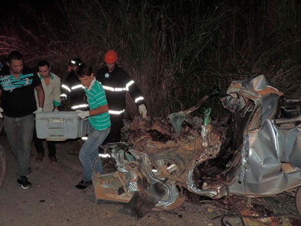 Motorista morreu no local, informa a PRF. (Foto: Naldo Vilares/ Blog do Sigi Vilares)