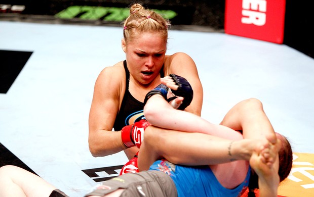 Ronda Rousey na luta contra Sarah Kaufman (Foto:  Esther Lin / SHOWTIME / Strike Force)