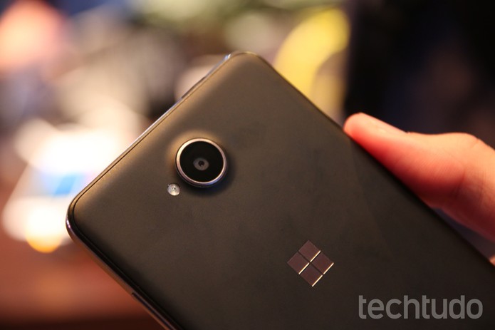 Câmera do Lumia 650 em destaque (Foto: Fabrício Vitorino/TechTudo)