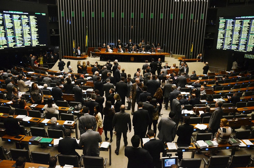 Os presidentes da Câmara e do Senado têm a prerrogativa de decidir o que será colocado em votação no plenário (Foto: Renato Costa/Frame Photo/Estadão Conteúdo)