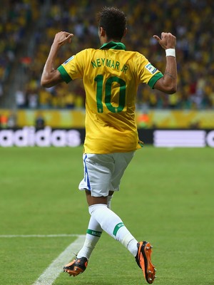 Na Copa do Mundo, Neymar terá a responsabilidade de usar a camisa 10 da Seleção (Foto: Clive Rose/Getty Images)