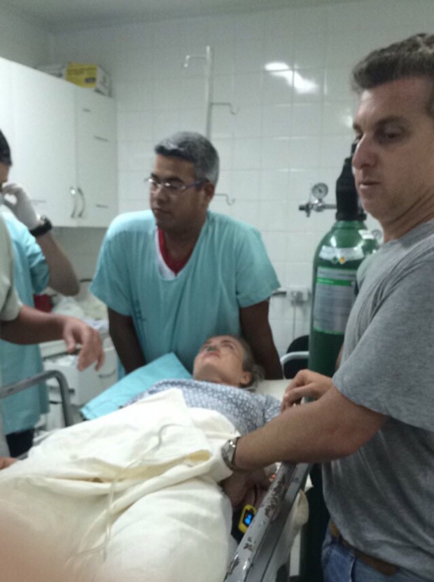 Angélica é atendida em hospital após acidente no MS (Foto: G1)