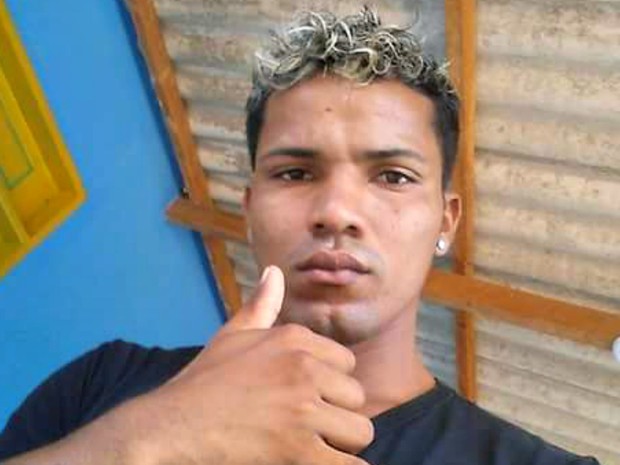 Alex Bruno da Silva, de 23 anos, foi morto a tiros neste domingo (16) (Foto: Arquivo da família)