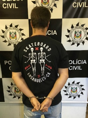 G Jovem Suspeito De Tentar Matar Av A Facadas Preso Em Porto Alegre Not Cias Em Rio