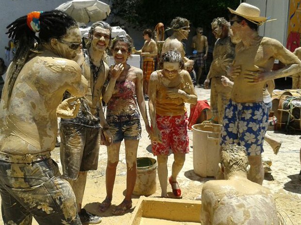 Hoje tem mela mela mais uma vez: é o bloco Tira Lama (Foto: Moema França / G1)