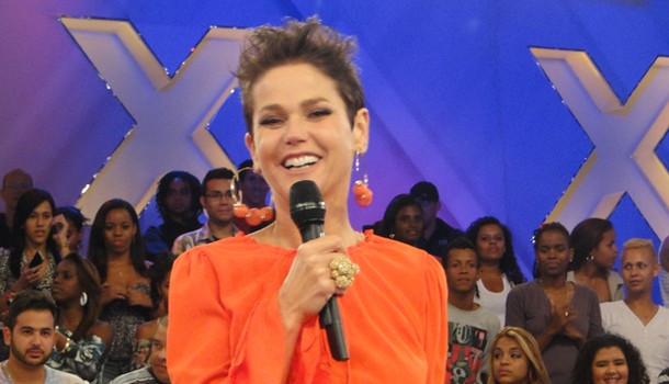 Xuxa grava programa morena e diz que ainda não se acostumou