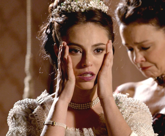 Melissa fica chocada com a revelação da carta! (Foto: TV Globo)