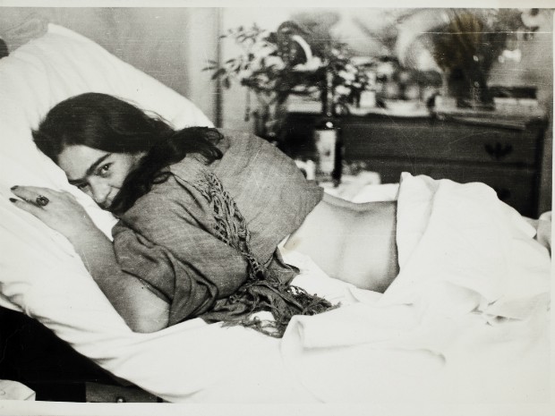 Frida de barriga para baixo por Nickolas Muray (1946), do Museu Frida Kahlo (Foto: MON / Divulgação)
