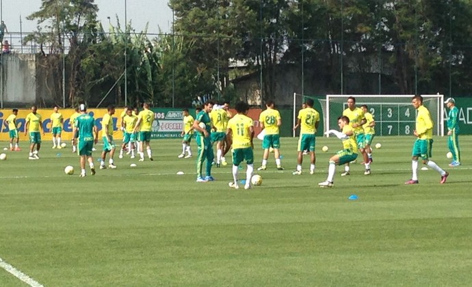  Zagueiro não treina com o grupo e deve ser desfalque do Palmeiras