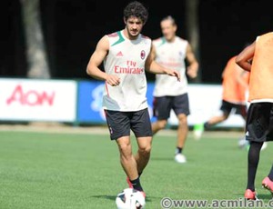 Alexandre Pato treino Milan (Foto: Reprodução / Facebook)