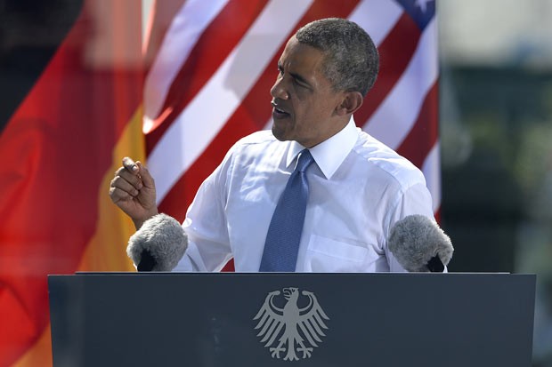 O presidente dos EUA, Barack Obama, discursa nesta quarta-feira (19) em Berlim (Foto: AP)