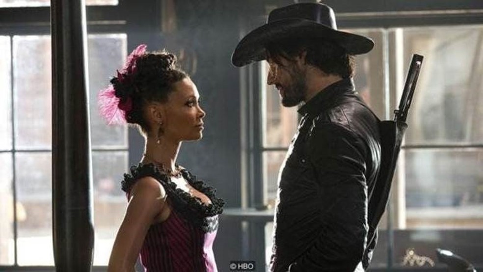 A série de TV 'Westworld' explorou a ideia de que pessoas pagariam para fazer sexo com robôs (Foto: HBO)