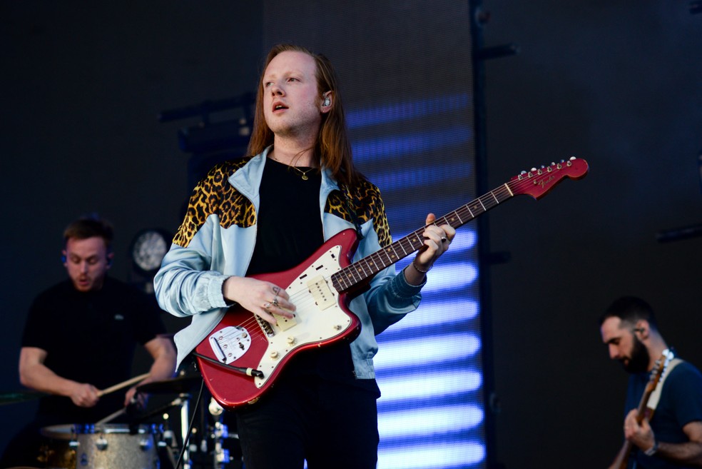 2 door cinema club i can talk