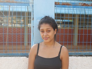 Estudante Vitória Silva de Oliveira reclamou do calor após primeiro dia de provas do Enem (Foto: Gilvana Giombelli/G1 )