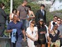 Rihanna se diverte em dia de praia no Rio