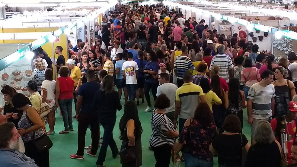 Público lota a Fenearte no último dia do evento (Foto: Penélope Araújo/G1)