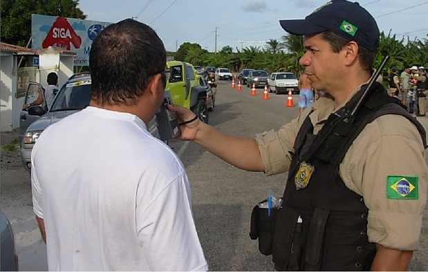 Teste do bafômetro será realizado nas estradas federais que cortam o RN (Foto: Divulgação/PRF-RN)