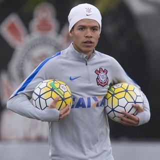 Mal em pênaltis no ano, Corinthians tem Marquinhos Gabriel com 100%