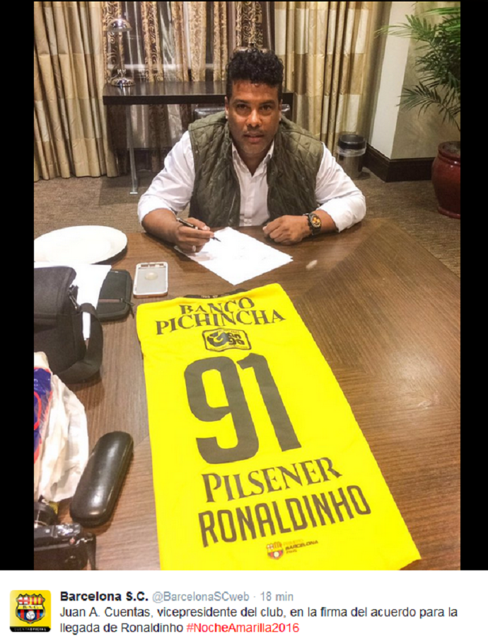 Ronaldinho Gaúcho Assis Barcelona de Guayaquil (Foto: Reprodução/Twitter)