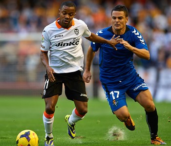 Dorlan Pabón e Carlos Gonzalez Pena, Valencia x Real Valladolid (Foto: Getty Images) Dorlan Pabón e Carlos Gonzalez Pena, Valencia x Real Valladolid (Foto: Getty Images)