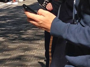 Maioria dos alunos adolescentes têm o próprio celular com acesso à web, dizem professores (Foto: Ana Carolina Moreno/G1) Maioria dos alunos adolescentes têm o próprio celular com acesso à web, dizem professores (Foto: Ana Carolina Moreno/G1)