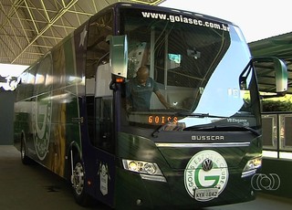 Ônibus do Goiás em viagem (Foto: Reprodução/TV Anhanguera)