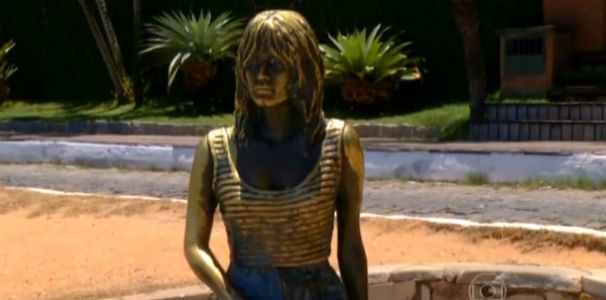 Escultura da atriz francesa Brigitte Bardot (Foto: Reprodução/ Rede Globo)