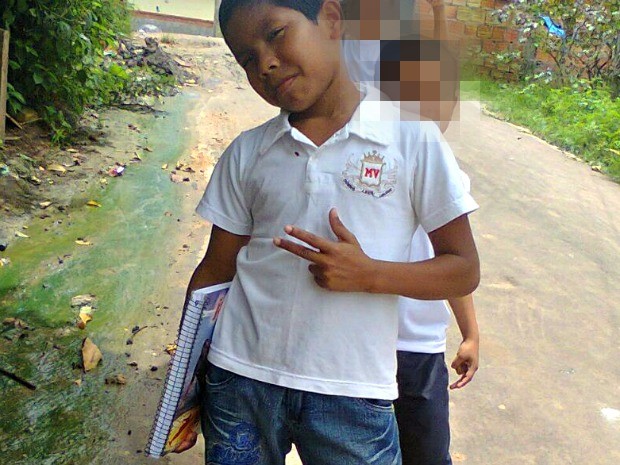 Segundo moradores, menino saiu cedo da escola e foi tomar banho no lago com amigos (Foto: Arquivo da Família)